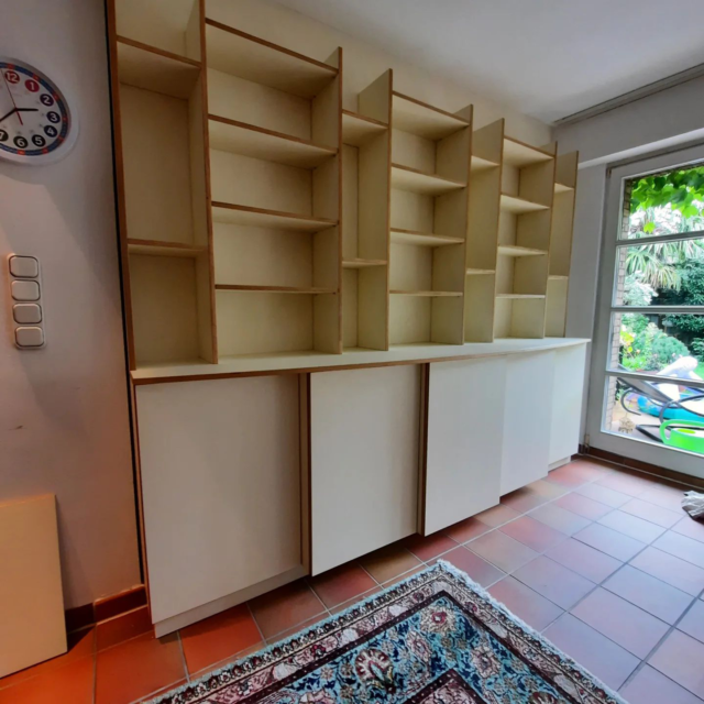 8-2023  Wohnzimmerschrank-Regal aus Vanille-Spanplatte mit Eichenanleimern
#furnitue #möbel #wohnzimmer  #köln #Pulheim