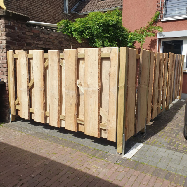 4-2024  Bretterzaun mit Tor aus Schwartenbrettern
#pulheim #bretterzaun #schwartenbretter